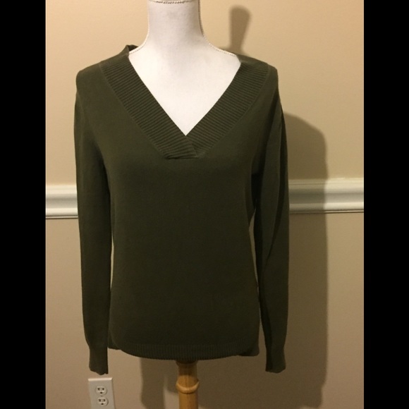 GAP Sweaters - Gap Sweater Size Medium
